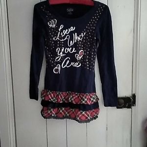 it's a nice long sleeve shirt